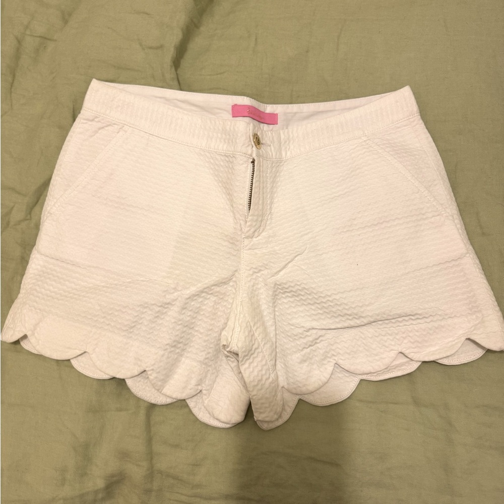 Lilly Pulitzer Buttercup Scallop Shorts White